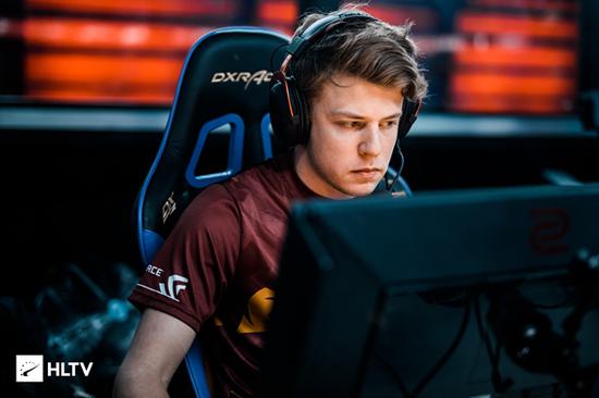 2025LPL夏季赛常规赛第一周趣味数据：累计76个英雄出场