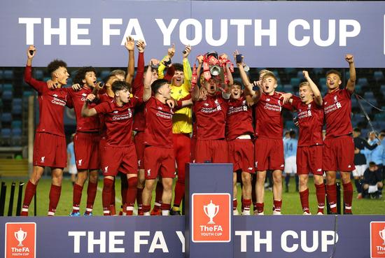 NAVI 击败 Imperial 在 Thunderpick 世界锦标赛 2025